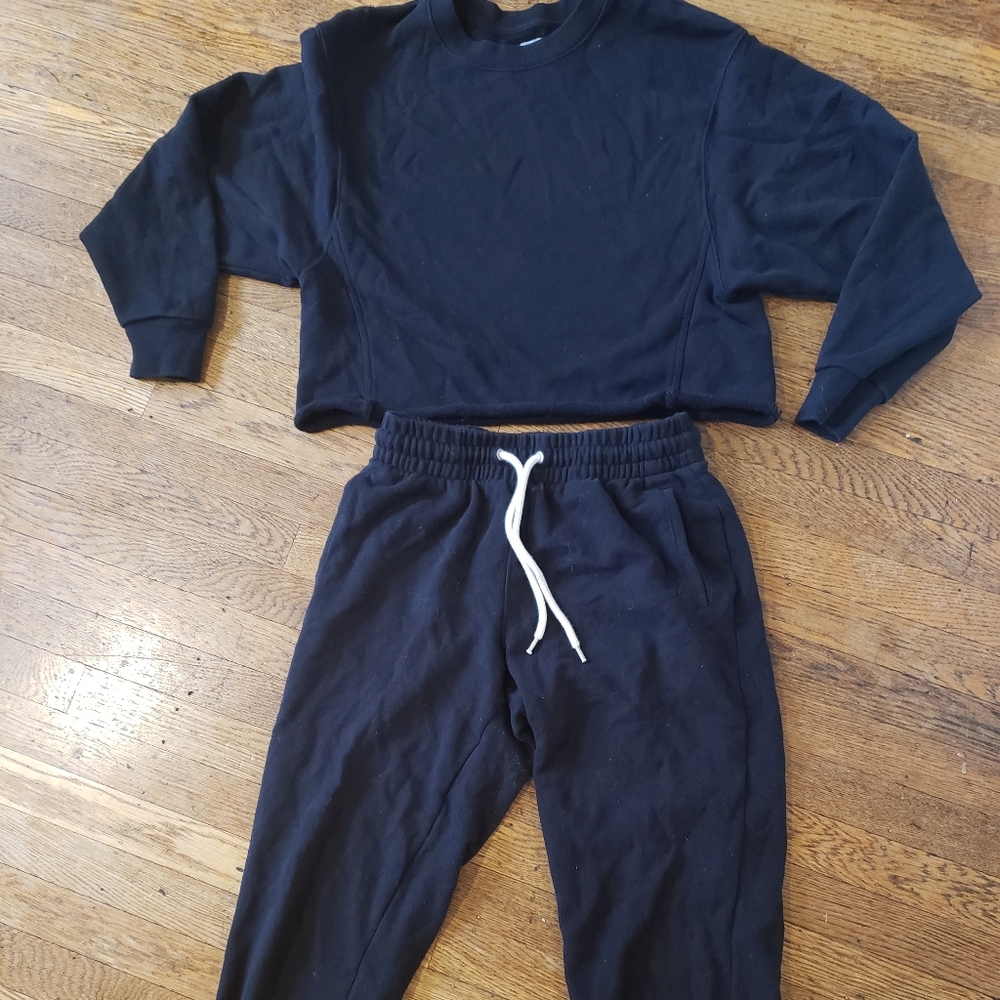 GAP vintage soft raw edge crew neck sweatshirt & joggers set